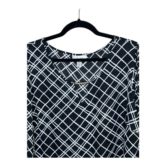 Dressbarn Black & White Print Pullover Top Roll Tab Sleeve Hi-Low Hem Size 2X - Picture 2 of 6